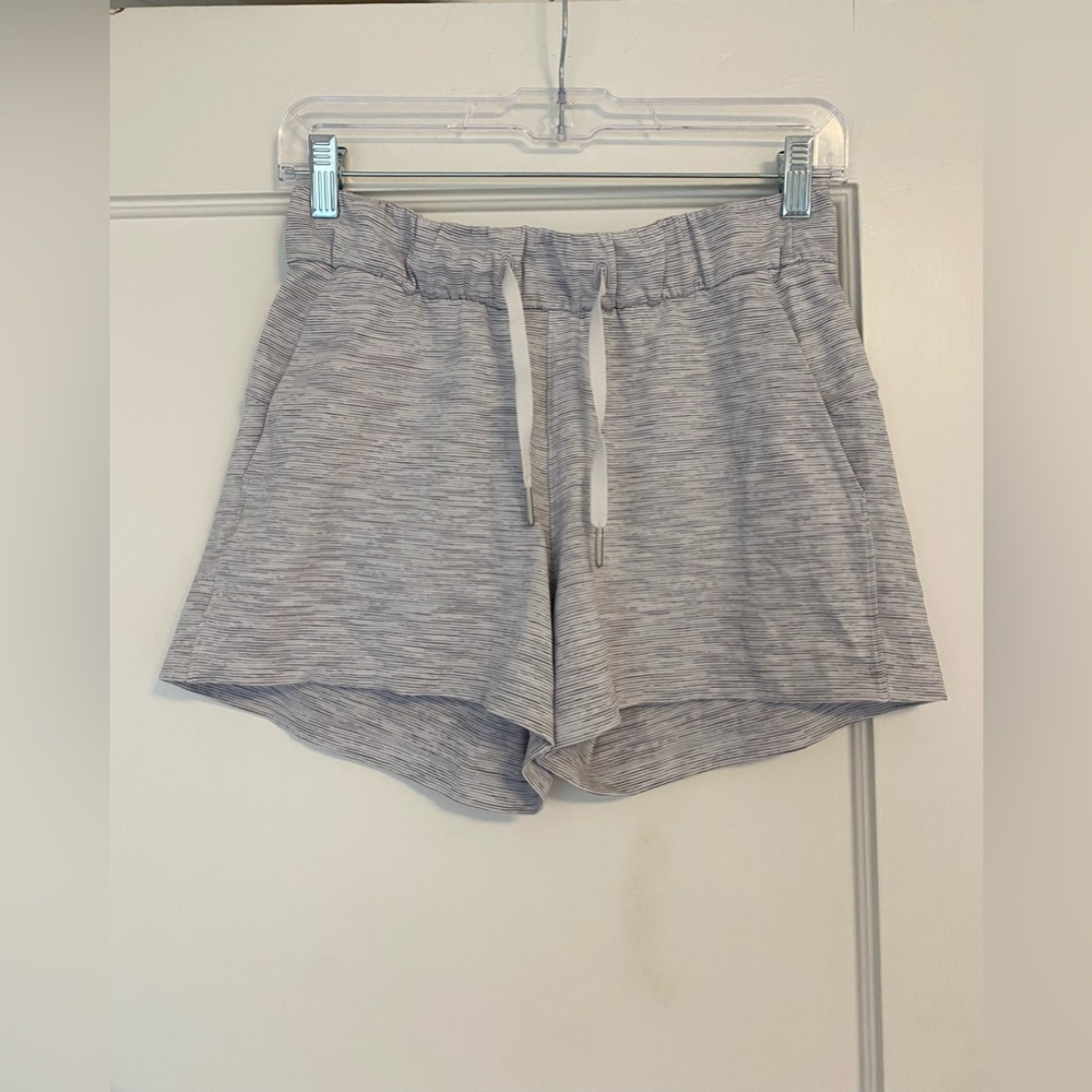 Lululemon Shorts size 4